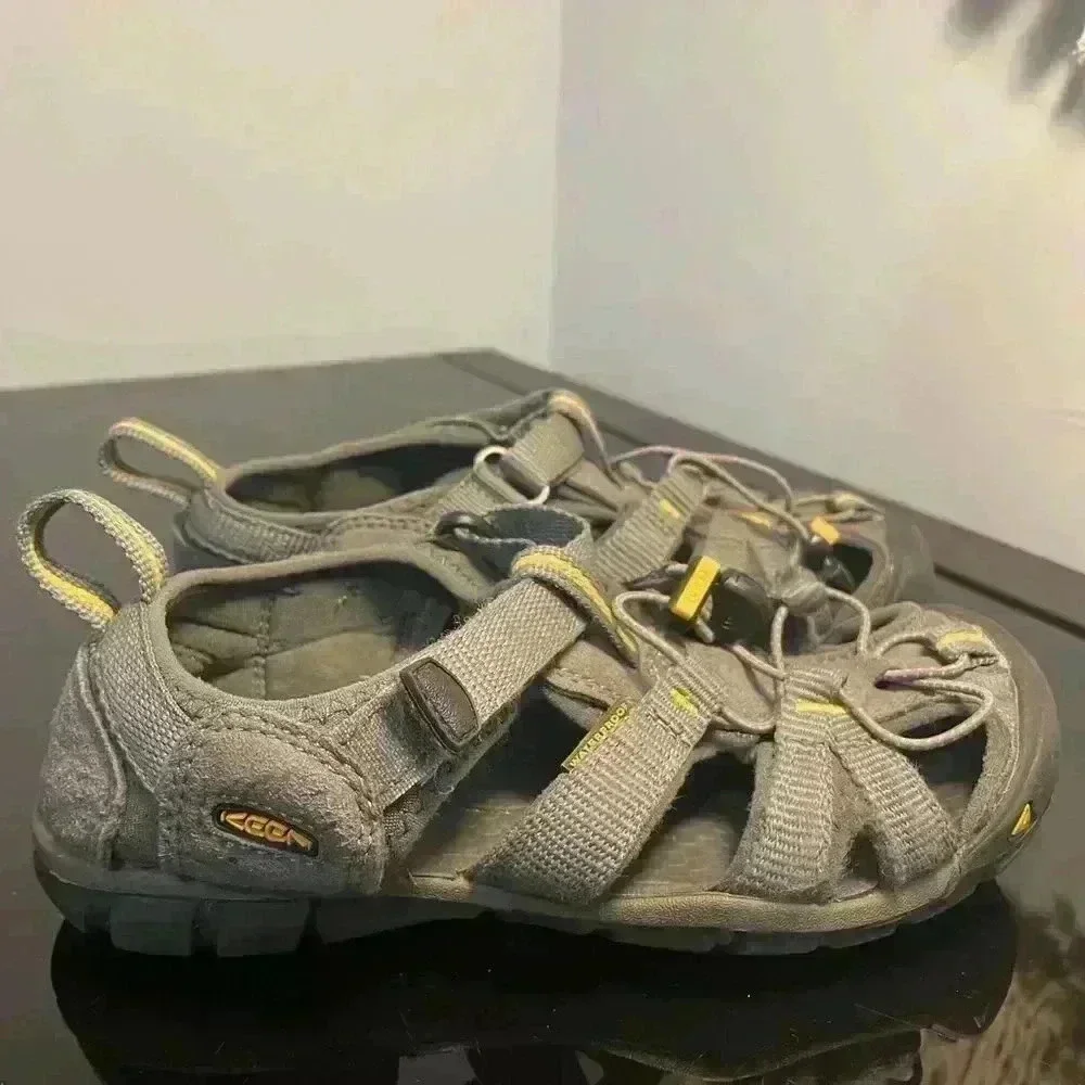 Keen Seacamp Waterproof Hiking Sport Sandals Gray Kids Size 2 Anatomic Footbed